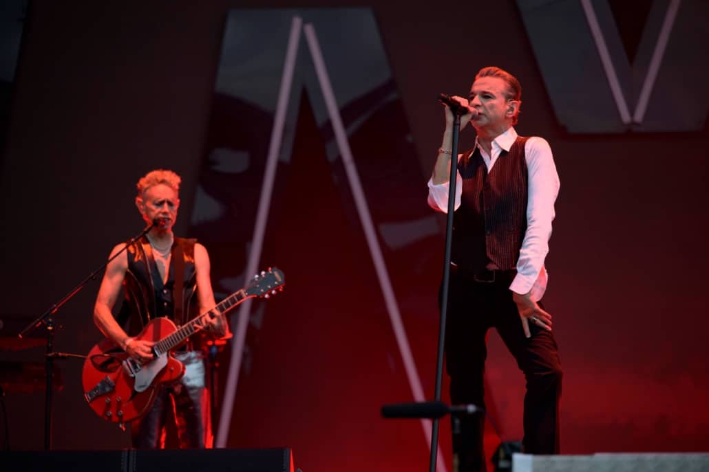 Teil der Jubiläums-Auktion von Hamburg Leuchtfeuer: Logentickets für das Depeche Mode-Konzert in Hamburg. Foto: Imago / Michael Prager.