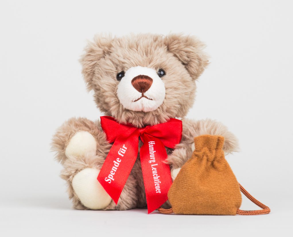 Der Leuchtfeuer Teddy 2019 – Benefizverkauf im Hauptbahnhof Hamburg